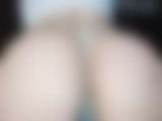 Live cam show with saraadamss - Butt Plug on Camsoda