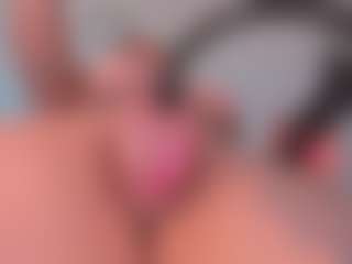 Live cam show with pump aniiee - Twerking on Livezox