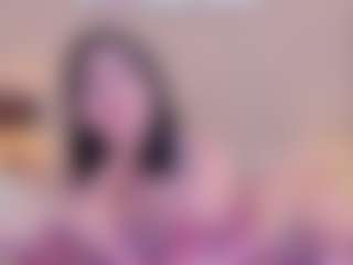 Live cam show with Soffy Watson - Toys on live18s.com
