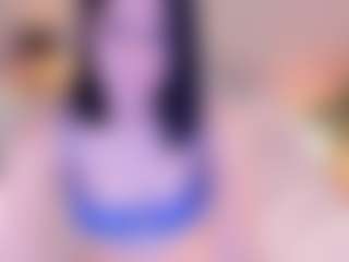 Live cam show with Soffy Watson - Skinny Teen (18+) on Uber Horny