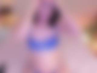 Live cam show with Soffy Watson - Strip Teen (18+) on hrnylive.com