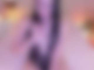 Live cam show with Soffy Watson - Dildo Or Vibrator on SxyPornLive