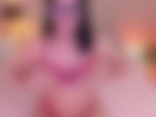 Live cam show with Soffy Watson - Skinny Teen (18+) on Camsoda