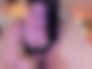 Live cam show with Soffy Watson - Longhair on infinitiblacc.com