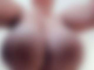 lovelyclara4u's Live Sex Cam Show
