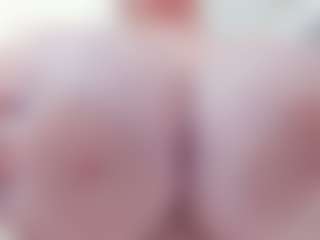 lovelyclara4u's Live Sex Cam Show