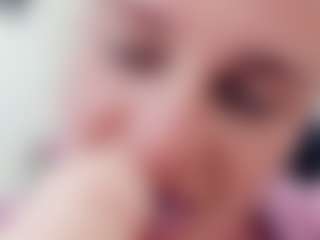 lovelyclara4u's Live Sex Cam Show