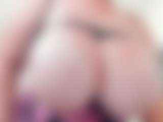lovelyclara4u's Live Sex Cam Show