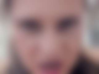 lovelyclara4u's Live Sex Cam Show