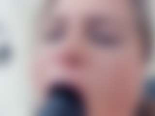 lovelyclara4u's Live Sex Cam Show