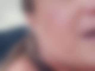 lovelyclara4u's Live Sex Cam Show