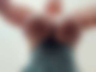 lovelyclara4u's Live Sex Cam Show