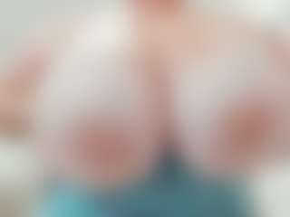 lovelyclara4u's Live Sex Cam Show