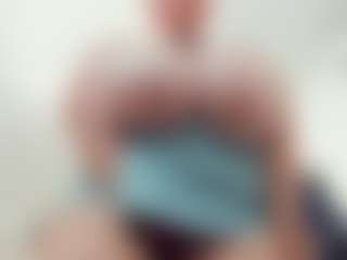 lovelyclara4u's Live Sex Cam Show