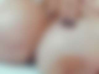 lovelyclara4u's Live Sex Cam Show