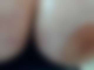 lovelyclara4u's Live Sex Cam Show