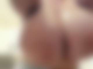 lovelyclara4u's Live Sex Cam Show