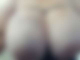 lovelyclara4u's Live Sex Cam Show