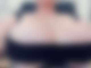lovelyclara4u's Live Sex Cam Show
