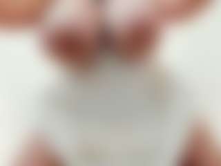 lovelyclara4u's Live Sex Cam Show