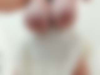 lovelyclara4u's Live Sex Cam Show