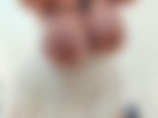 lovelyclara4u's Live Sex Cam Show