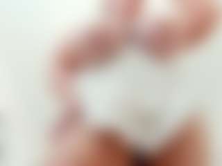 lovelyclara4u's Live Sex Cam Show