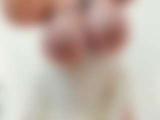 lovelyclara4u's Live Sex Cam Show
