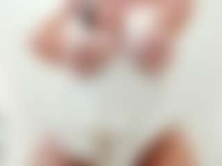 lovelyclara4u's Live Sex Cam Show