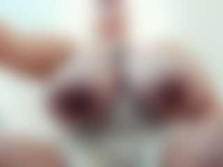 lovelyclara4u's Live Sex Cam Show