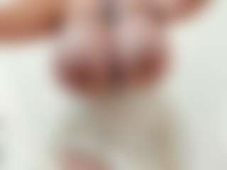 lovelyclara4u's Live Sex Cam Show