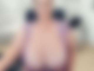 Live cam show with lovelyclara4u - BBW on parknlotfishbdy
