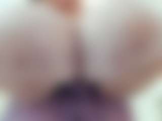 lovelyclara4u's Live Sex Cam Show