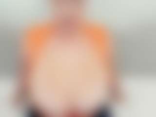 lovelyclara4u's Live Sex Cam Show
