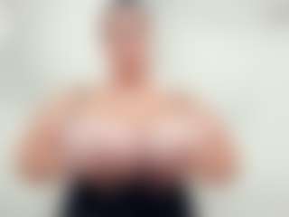 Live cam show with lovelyclara4u - Twerk on SquirtSoMuch