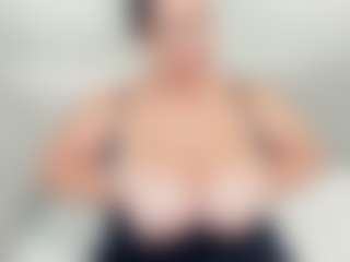 Live cam show with lovelyclara4u - Bedroom Big Tits on sexylivex.com
