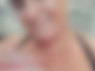 lovelyclara4u's Live Sex Cam Show