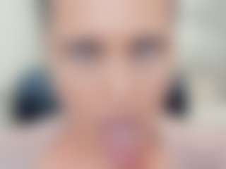 lovelyclara4u's Live Sex Cam Show