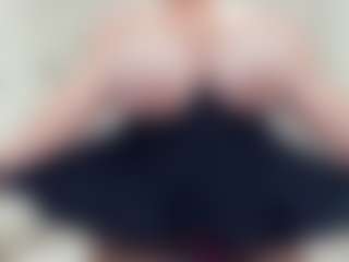 Live cam show with lovelyclara4u - Blowjob on Big Tits