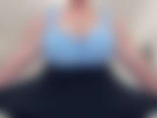 lovelyclara4u's Live Sex Cam Show