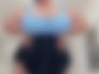 lovelyclara4u's Live Sex Cam Show