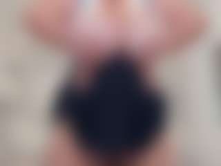 lovelyclara4u's Live Sex Cam Show
