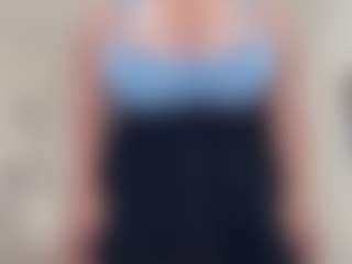 lovelyclara4u's Live Sex Cam Show