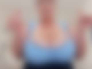 lovelyclara4u's Live Sex Cam Show