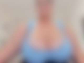 lovelyclara4u's Live Sex Cam Show