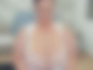 lovelyclara4u's Live Sex Cam Show
