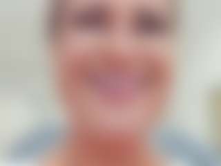 lovelyclara4u's Live Sex Cam Show