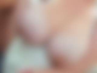 lovelyclara4u's Live Sex Cam Show
