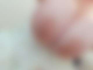 lovelyclara4u's Live Sex Cam Show