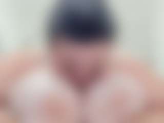 lovelyclara4u's Live Sex Cam Show